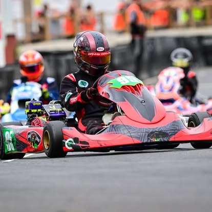 Kart 96 at speed in the midfield fight